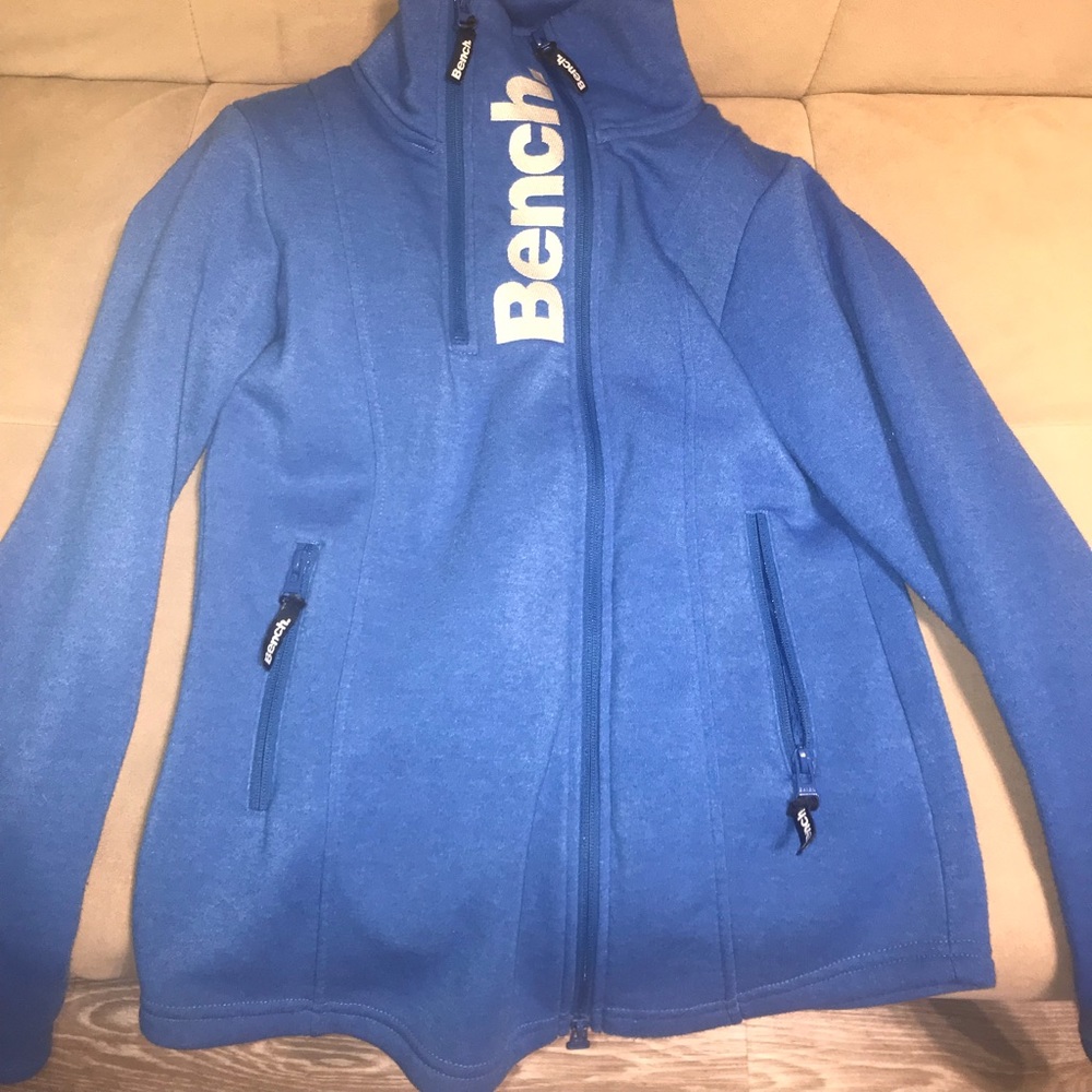 Bench zip up